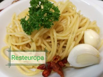 Spaghetti aglio,  olio e peperoncino € 4,50